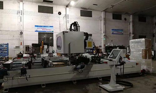 Обрабатывающий центр с ЧПУ для шипорезки и долбежки, серия MSK4322